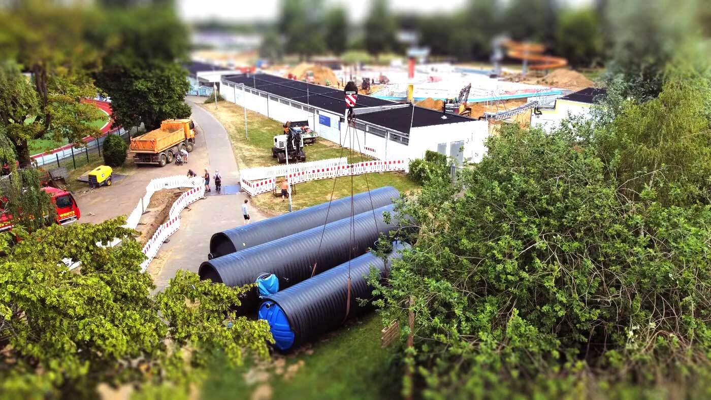 Drei Schwallwasserbehälter der Serie 220 am Standort Elsdorf.